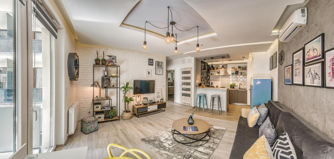Corvin Interior Design Apartment+free Garage Apartamento