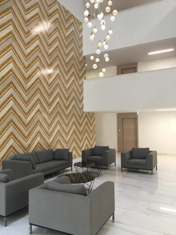 Apartman Corvin Interior Design Apartment+free Garage *